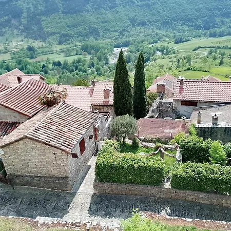 Le De La Cardabelle Liaucous